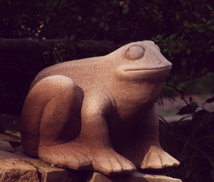 Sandstein figur frosch